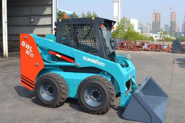Продаю Мини погрузчик SUNWARD SWL3210